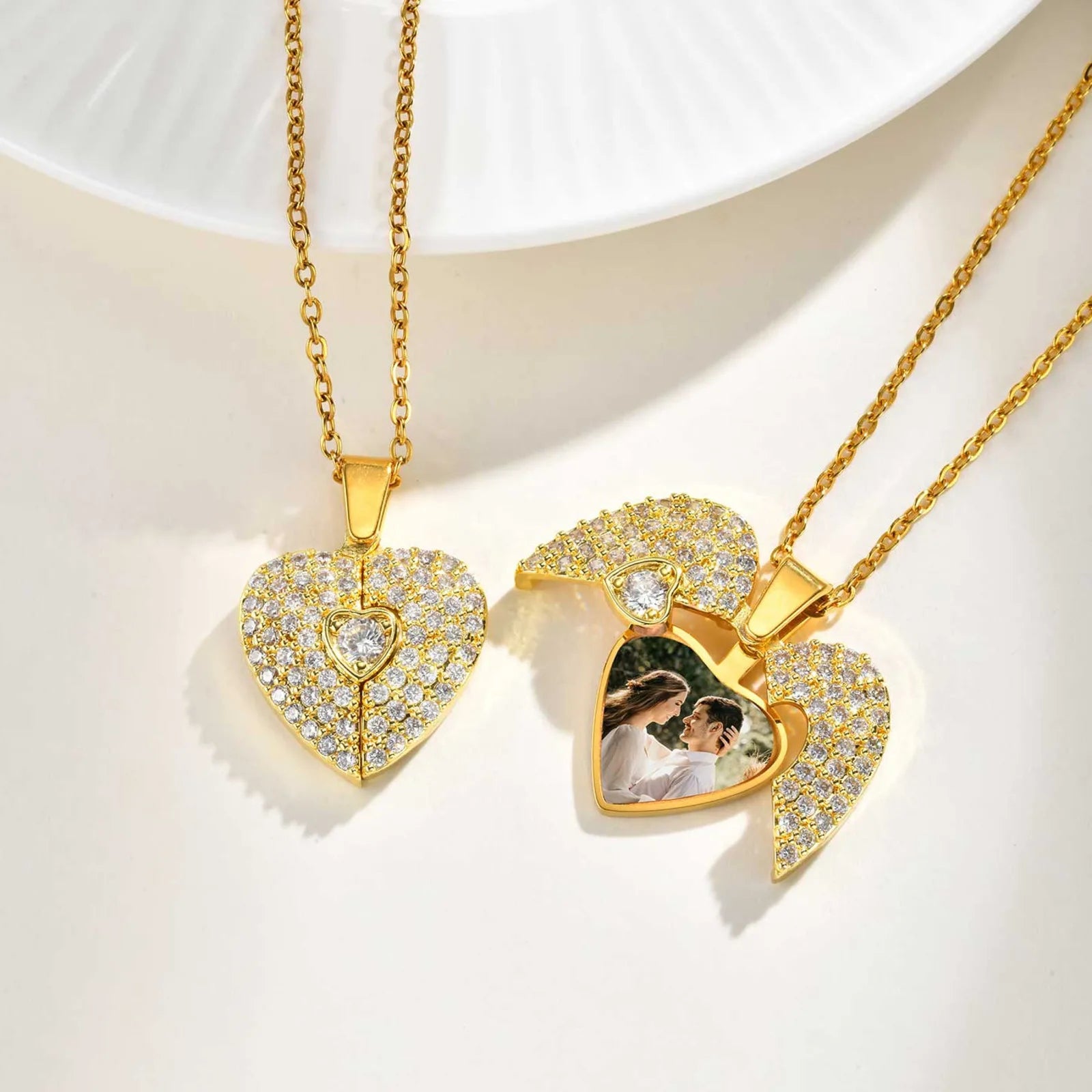 Naszyjniki z serduszkami i zdjęciami dla kobiet i dziewcząt, złote