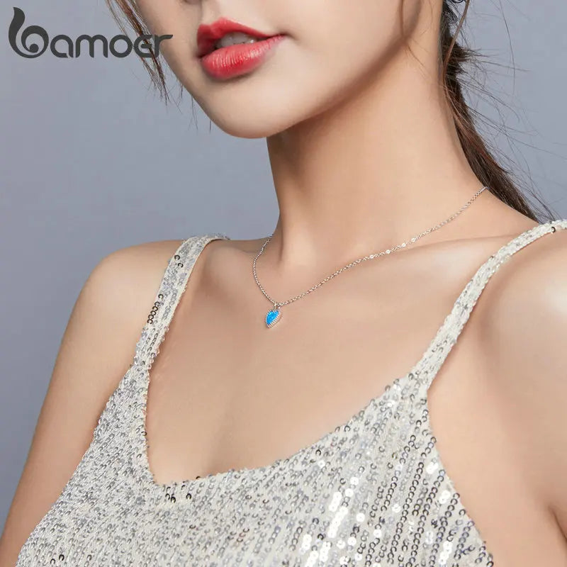 Naszyjnik w kształcie serca dla kobiet Platerowany platyną Przezroczysty opal